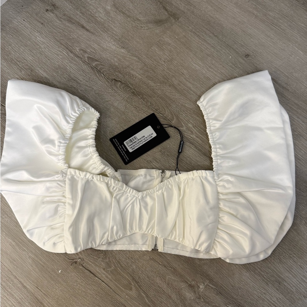 PrettyLittleThing White Ruffle Sleeve Crop Top - Picture 3 of 4